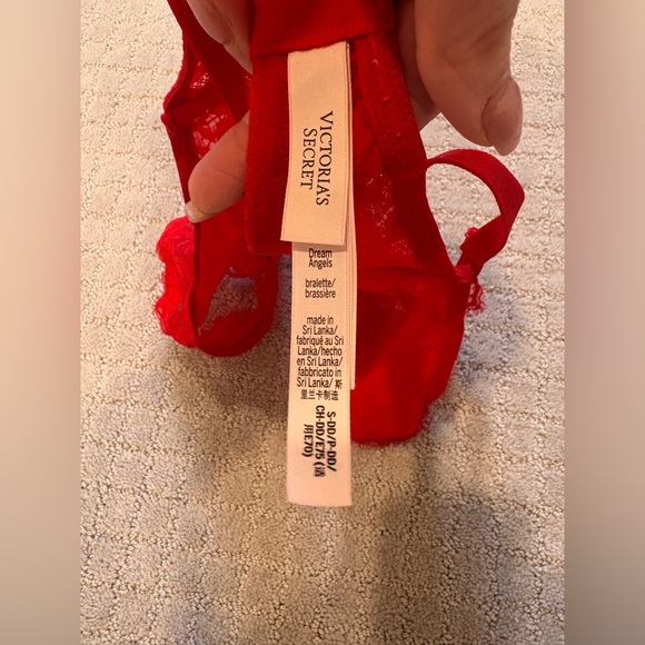 Victoria’s Secret dream angels red rhinestone & lace bralette NWOT size SMALL DD - Picture 3 of 9